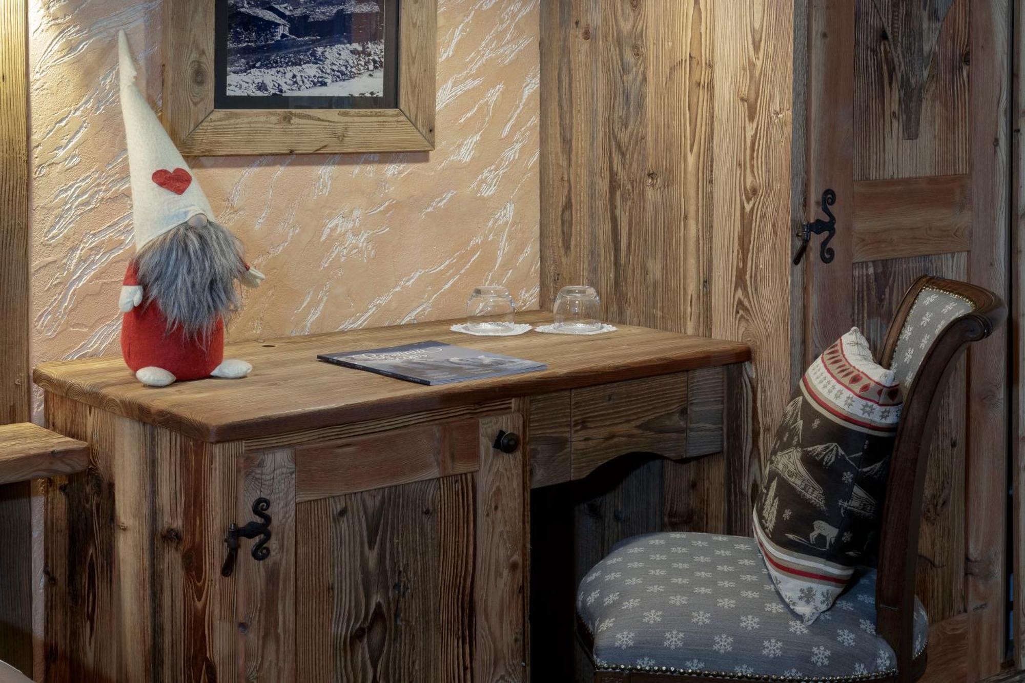 Chalet Matterhorn Francois - Central Ski Chalet With Spa And Breakfast, 100Mt Lift Breuil-Cervinia Exterior foto